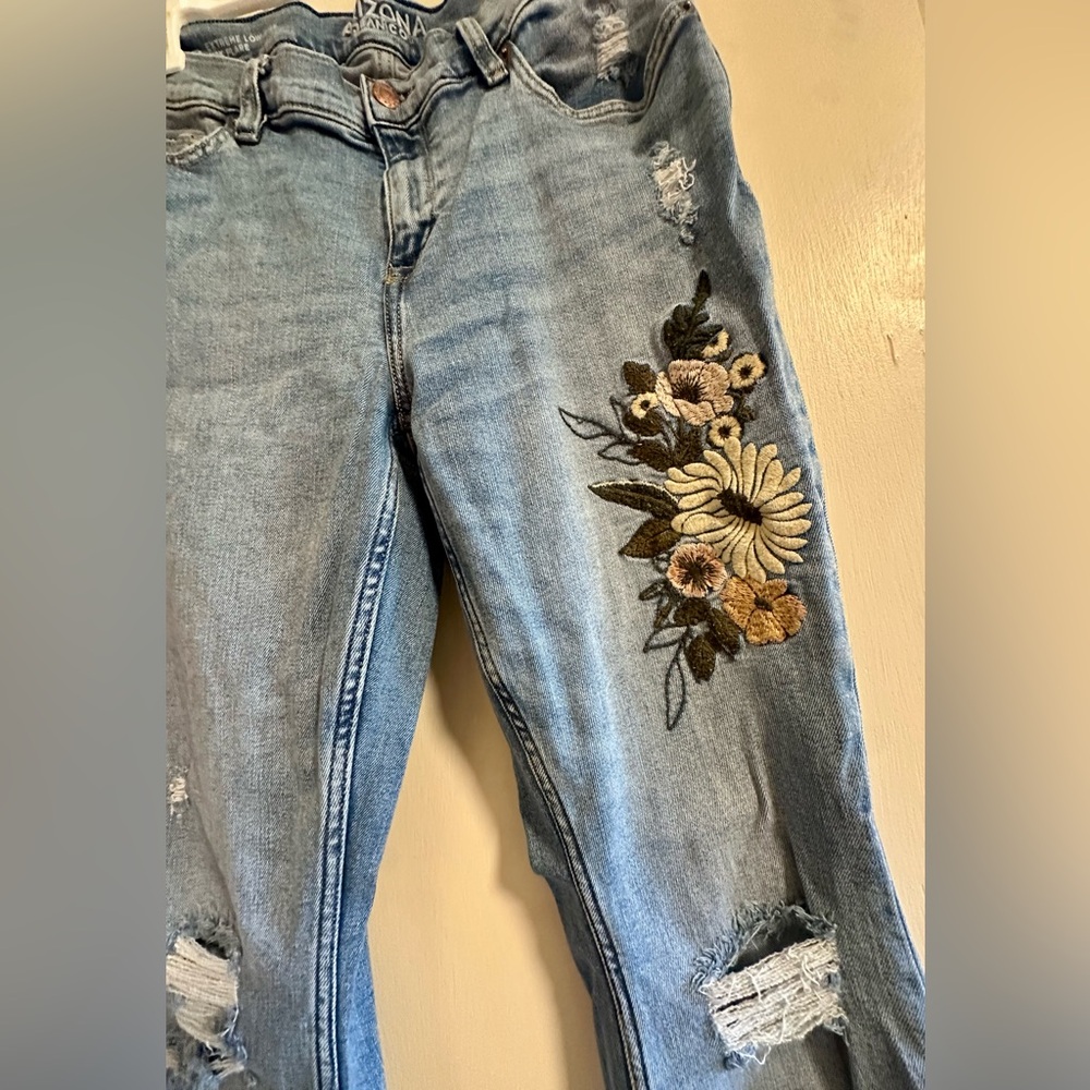 Arizona Jean Company Light Blue Flare Jeans with Floral Embroidery - Picture 4 of 5